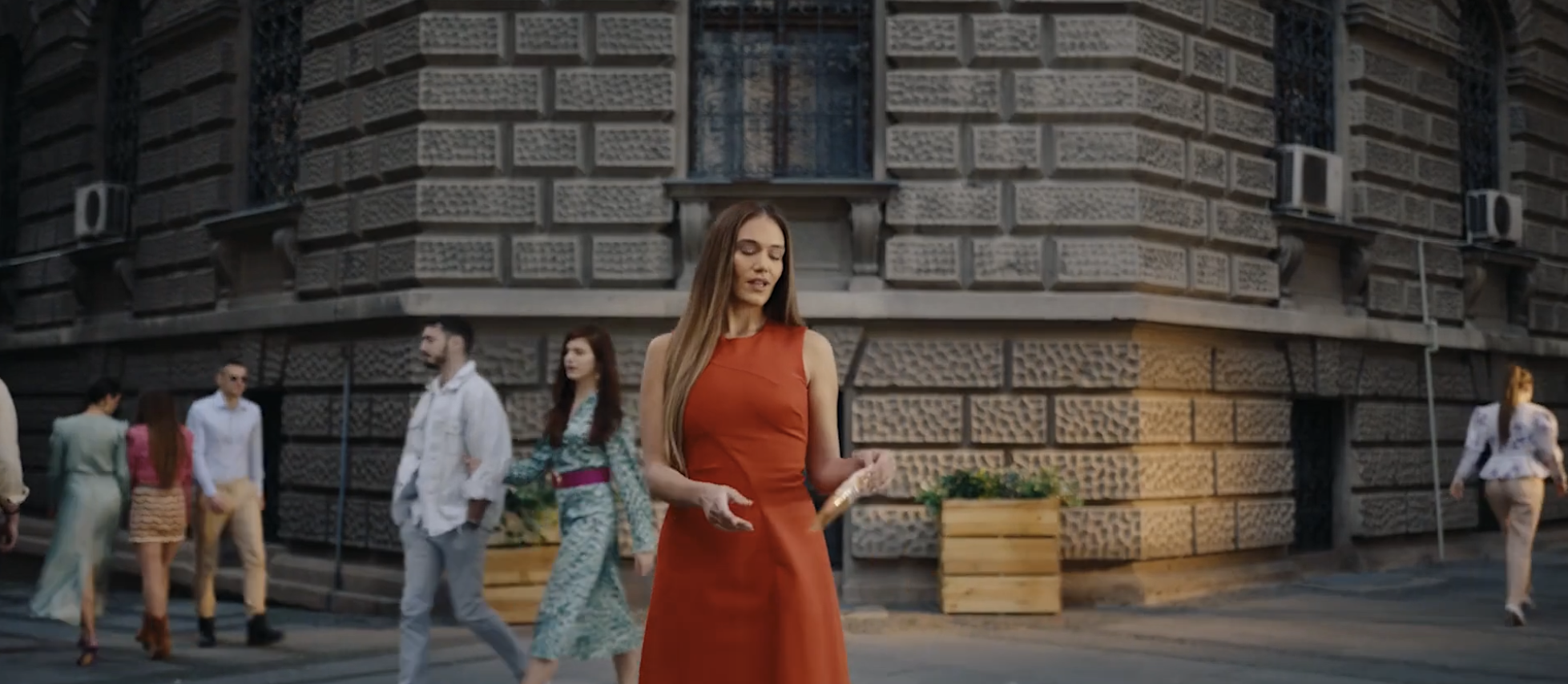 Escape the ordinary I King I Frikom TVC