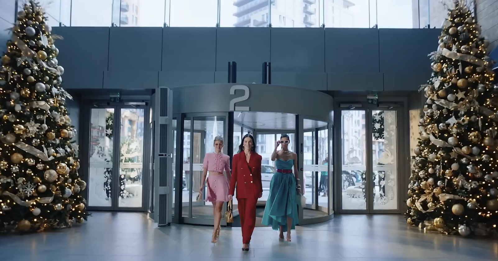 IDEALAN NOVOGODIŠNJI POKLON! - Galerija Belgrade TVC